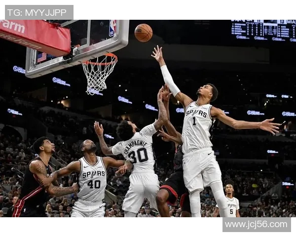 马刺逆转爵士，取得两连胜——永不放弃的冠军精神